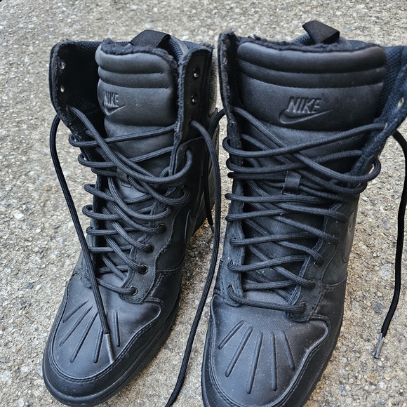Nike Black Lace-Up High-Tops - Picture 1 of 7
